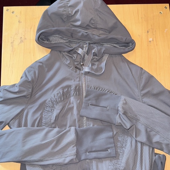 Lululemon Dance Studio Jacket III
Soot Light/Size 4 - Picture 5 of 8